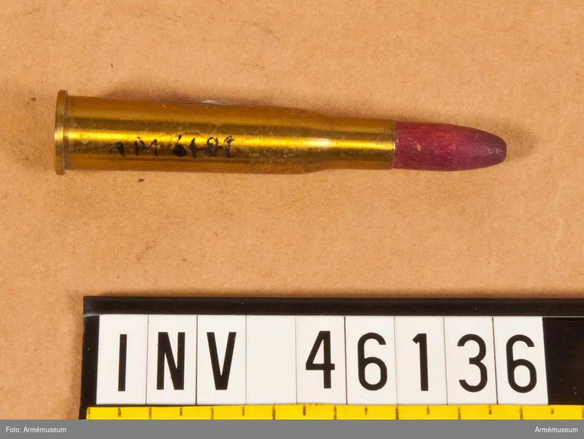 Grupp E V.
8 mm hel lös patron m/1893. Till 8 mm gevär m/1867-m/1889 och kammargevär.