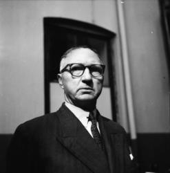 Vardens arkiv. "Sv. Lie, kontorsjef i Solum". 16.09.1953