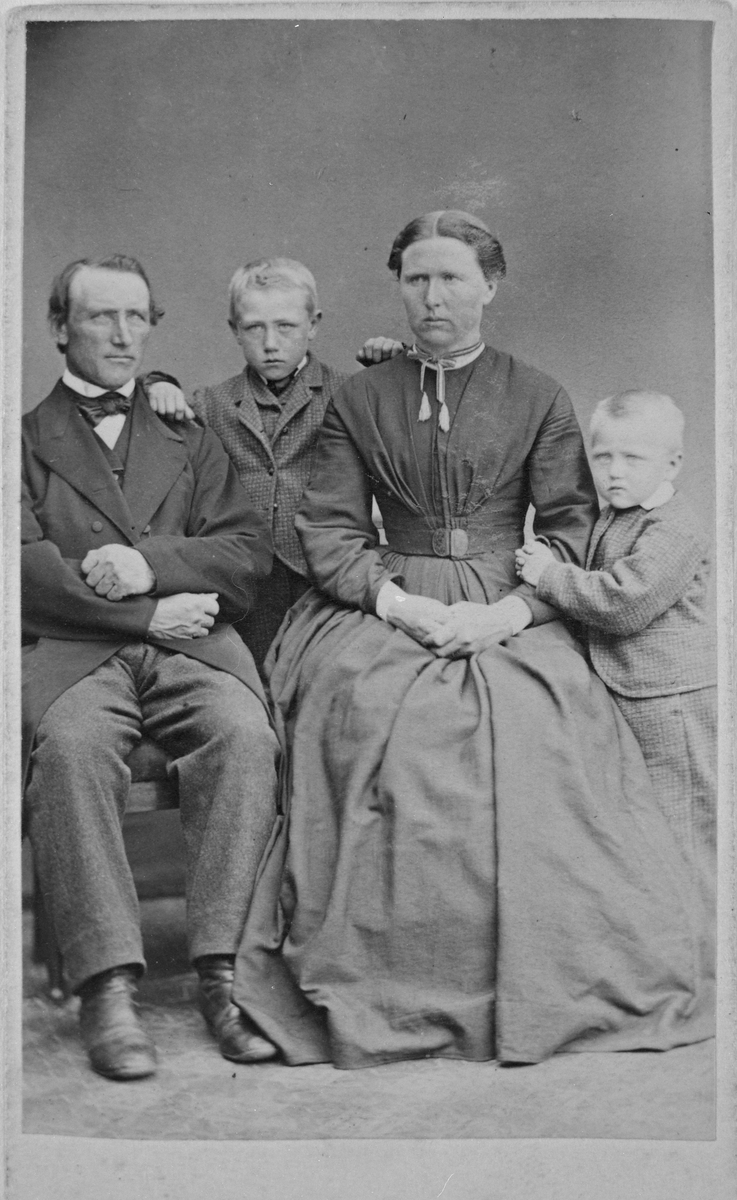 Jacob Brevigs foreldre, Holm Hansen Brevig og hustru.