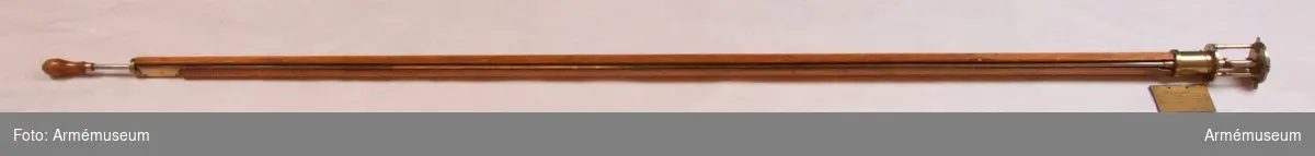 Grupp F V.
Med tillhörande stång, ett på 1770-talet av franske artillerigeneralen Gribeauval uppfunnet, och sedan förbättrat instrument; avsett för kaliberns uppmätande på olika ställen i kanalen. 
Kalibermätare eller så kallad "etoil".