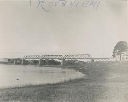 Bro over Kemijoki ved Rovaniemi i Finland.