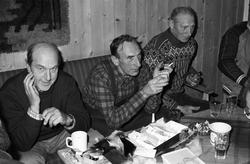 Interiør med person(er).