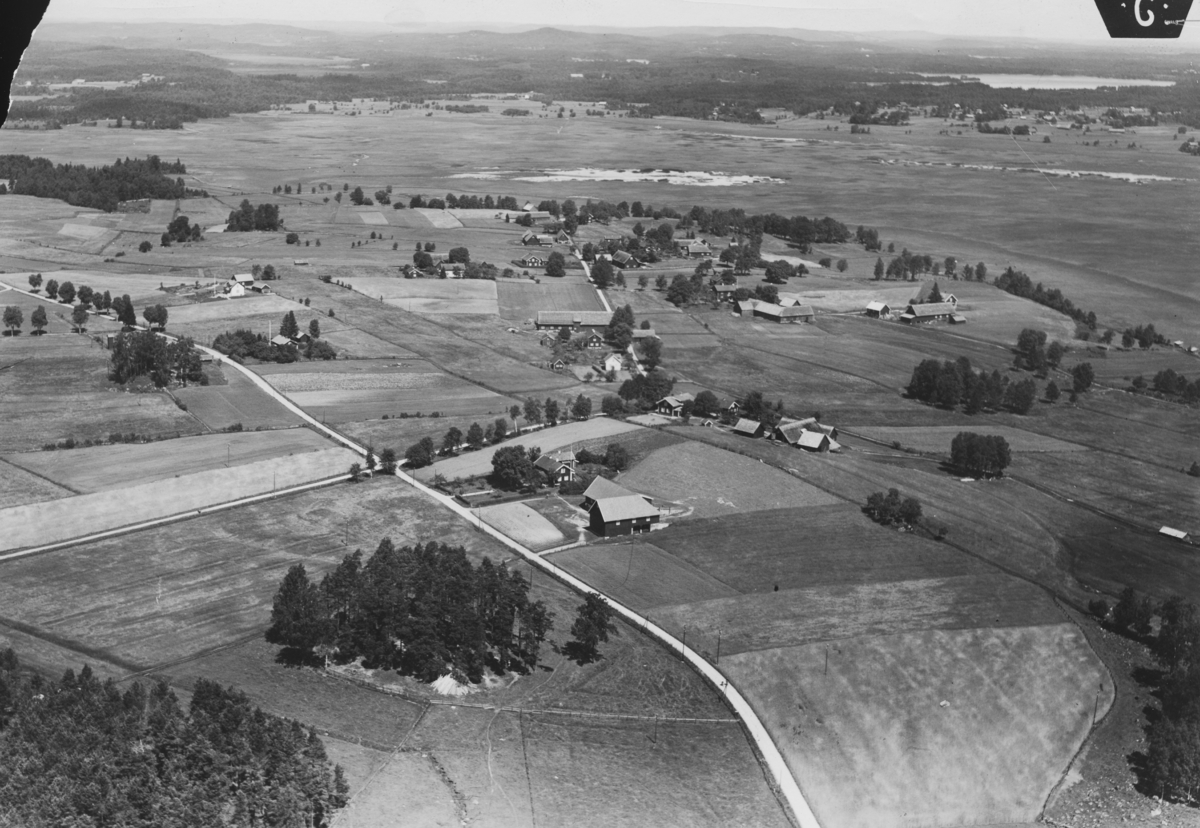 Flygfoto över Väcklinge i Gislaveds kommun. Jönköpings län. Nr D 1849