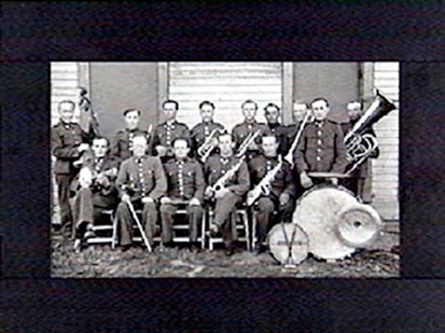 Cirkus Altenburgs orkester, 14 man, under ledning av
kapellmästare Franz Tranka.