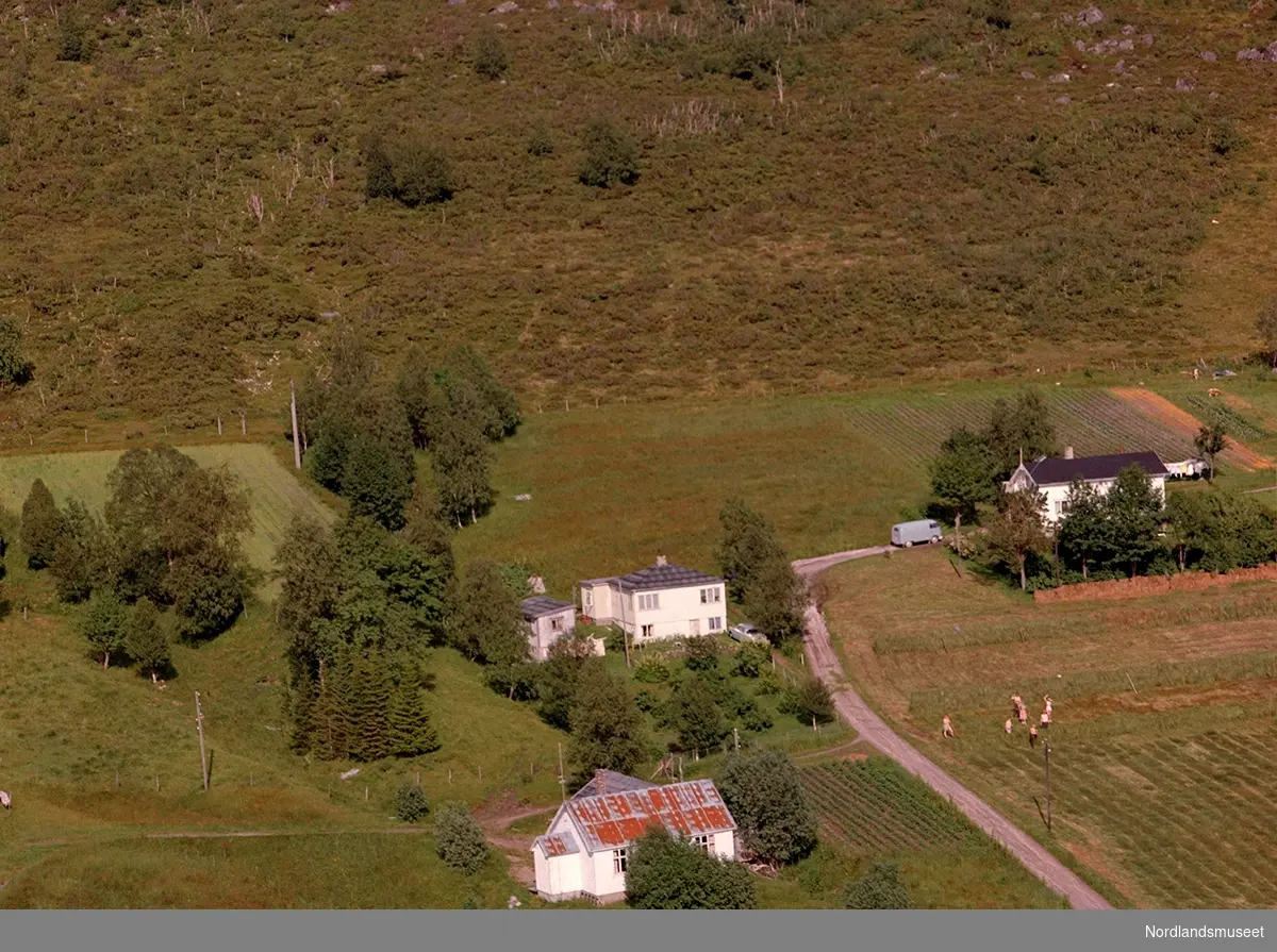 flyfoto av eiendommen Elvebakk, eier: Leif Edvindsen