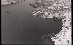 Flyfoto av området rundt Samasjøen og Harstadhamn.