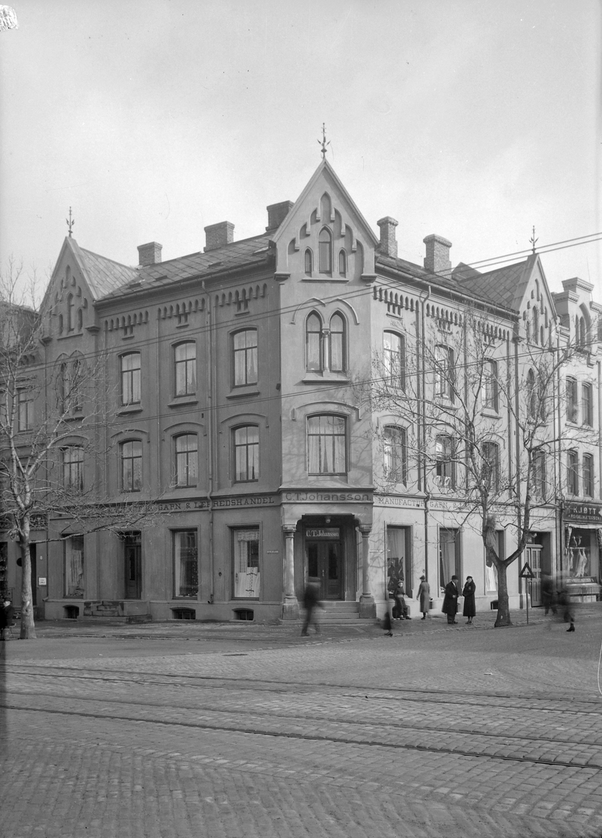 C. T. Johansson-gården, forretningsgård/leiegård