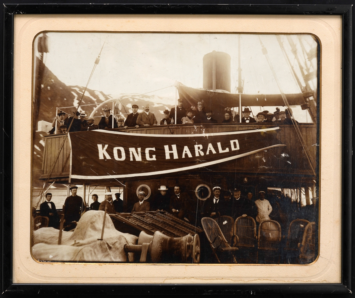 Passasjerer og deler av mannskapet på S/S Kong Harald.