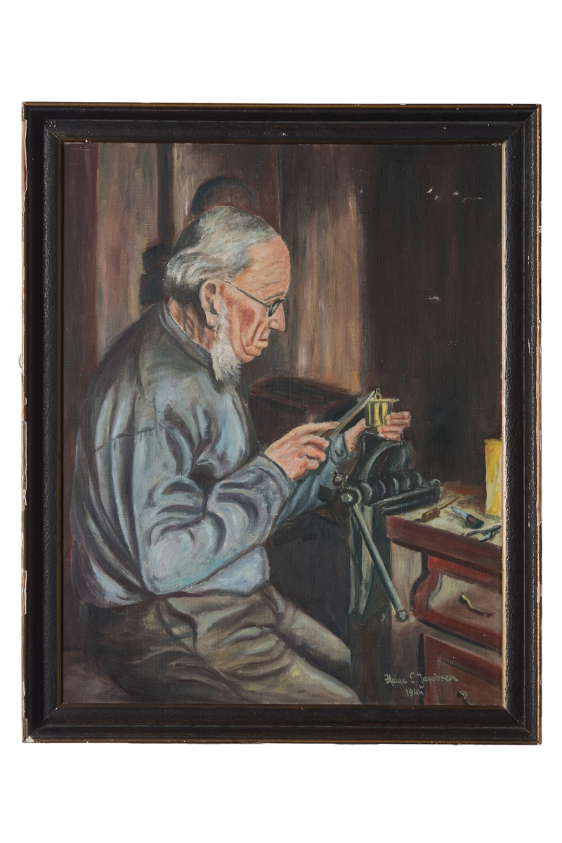 Maleriet er et portrett av Nils P. Talebakke, malt etter et bilde i "Norge vårt land". Signert Helge L. Jacobsen 1944. (malt på Toten).