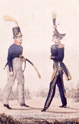 Uniform m/1810 till vänster.