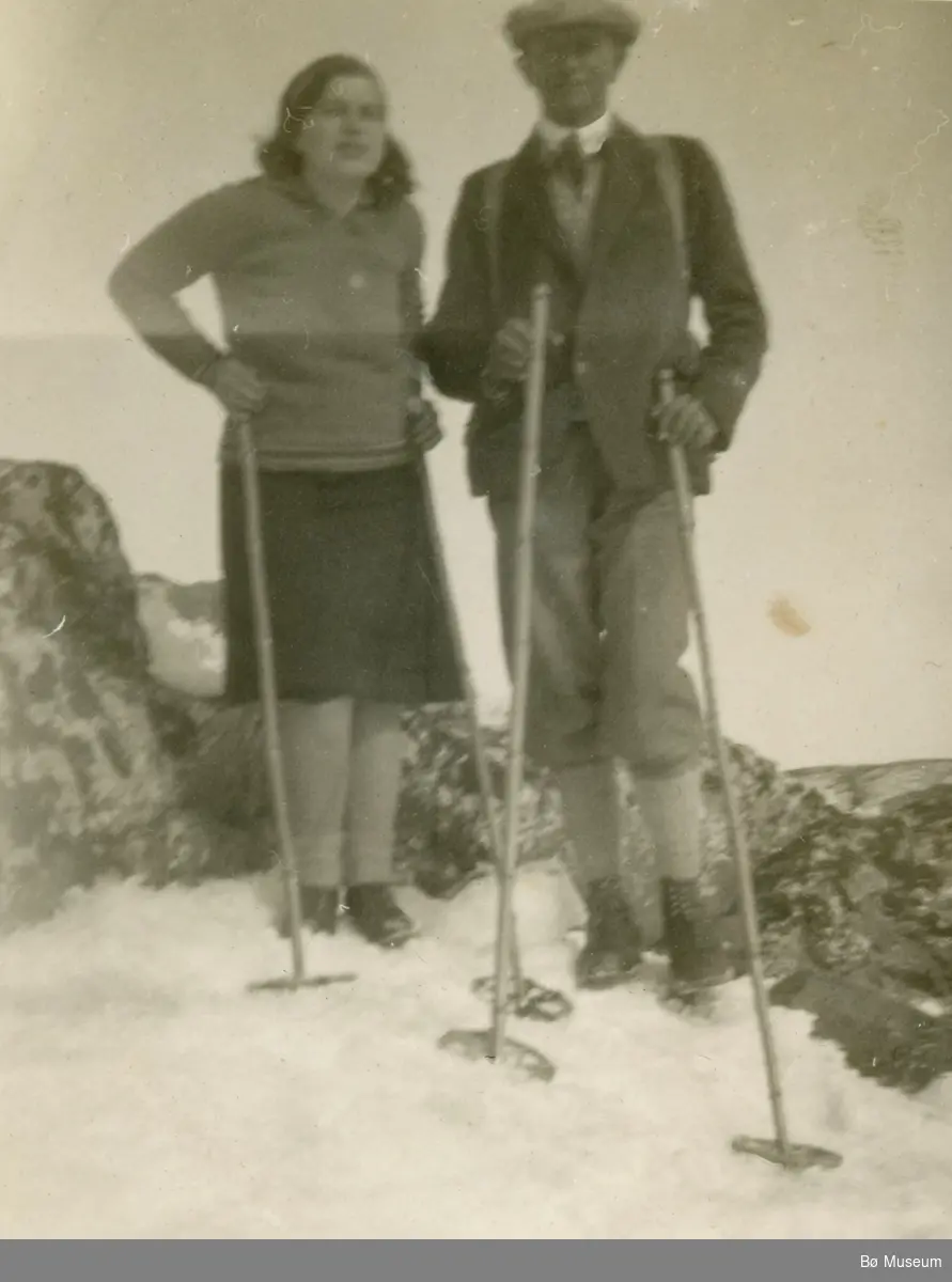 Klara og Halvor Torstveit på skitur