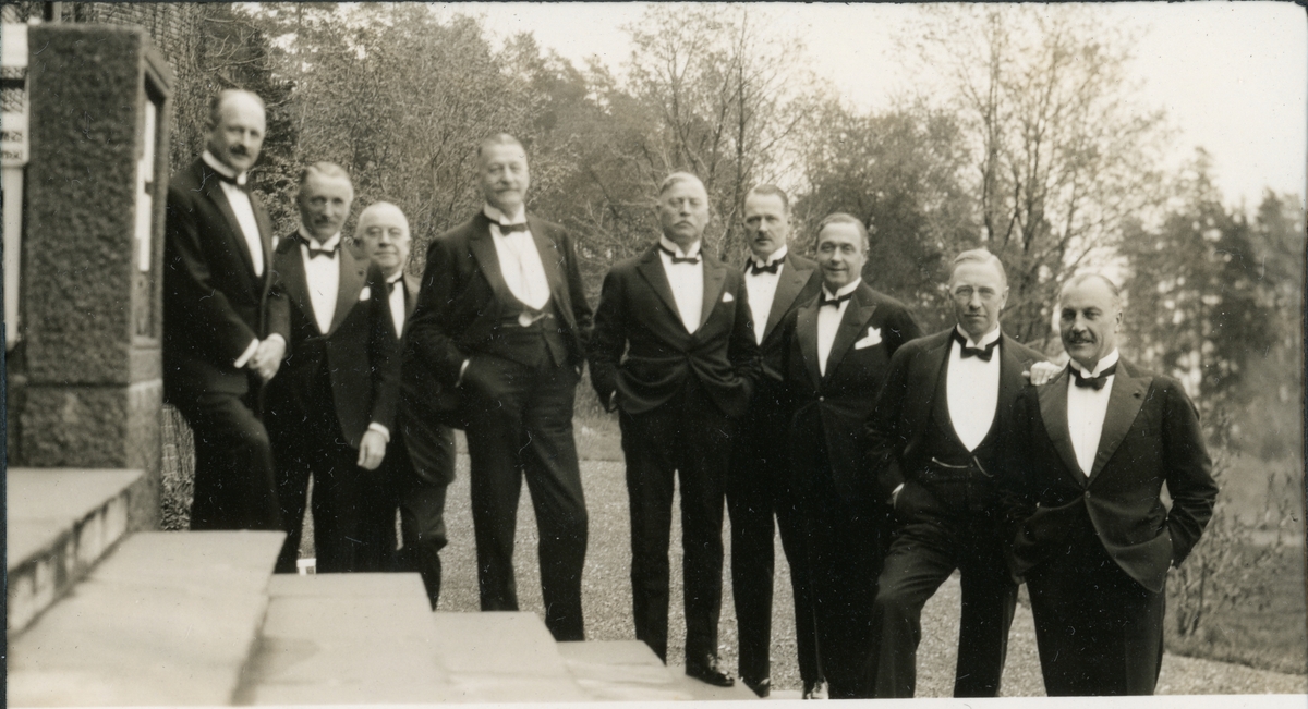 Middag hos Otto Nyquist. Waldemar, Anders, Wettre, Justus Barth, H. Broch, G.C.K., Arild Nyquist, W.P.E., J. Collett