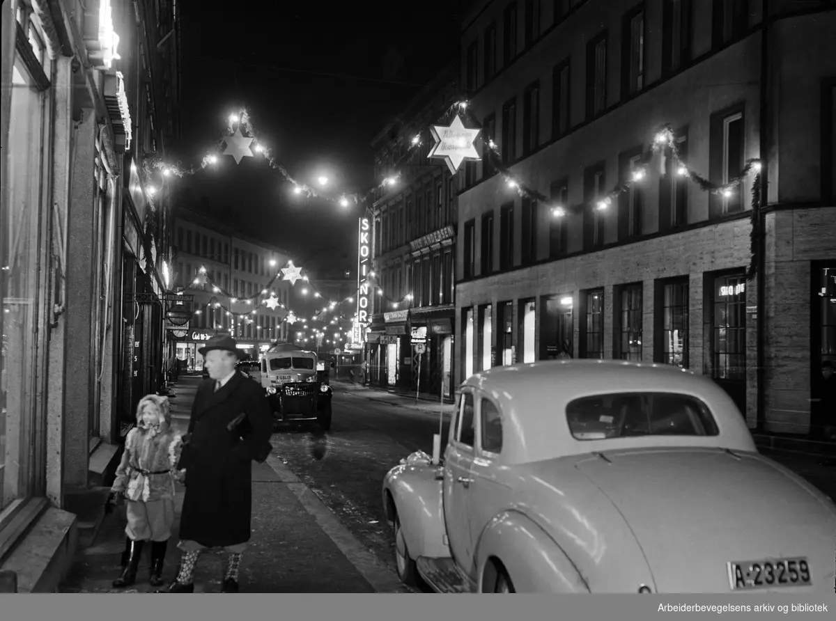 Julestemning i Youngs gate. Desember 1950.