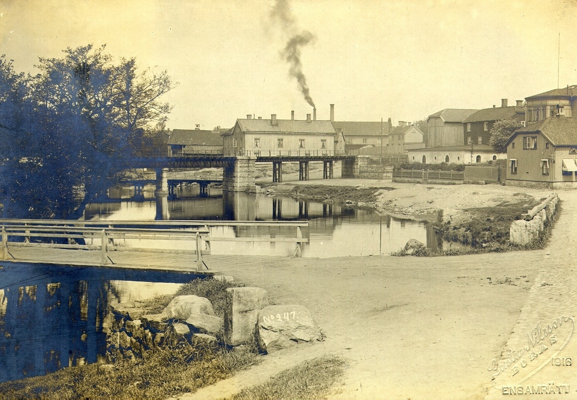 Viskan vid Nybroplatsen år 1887.
