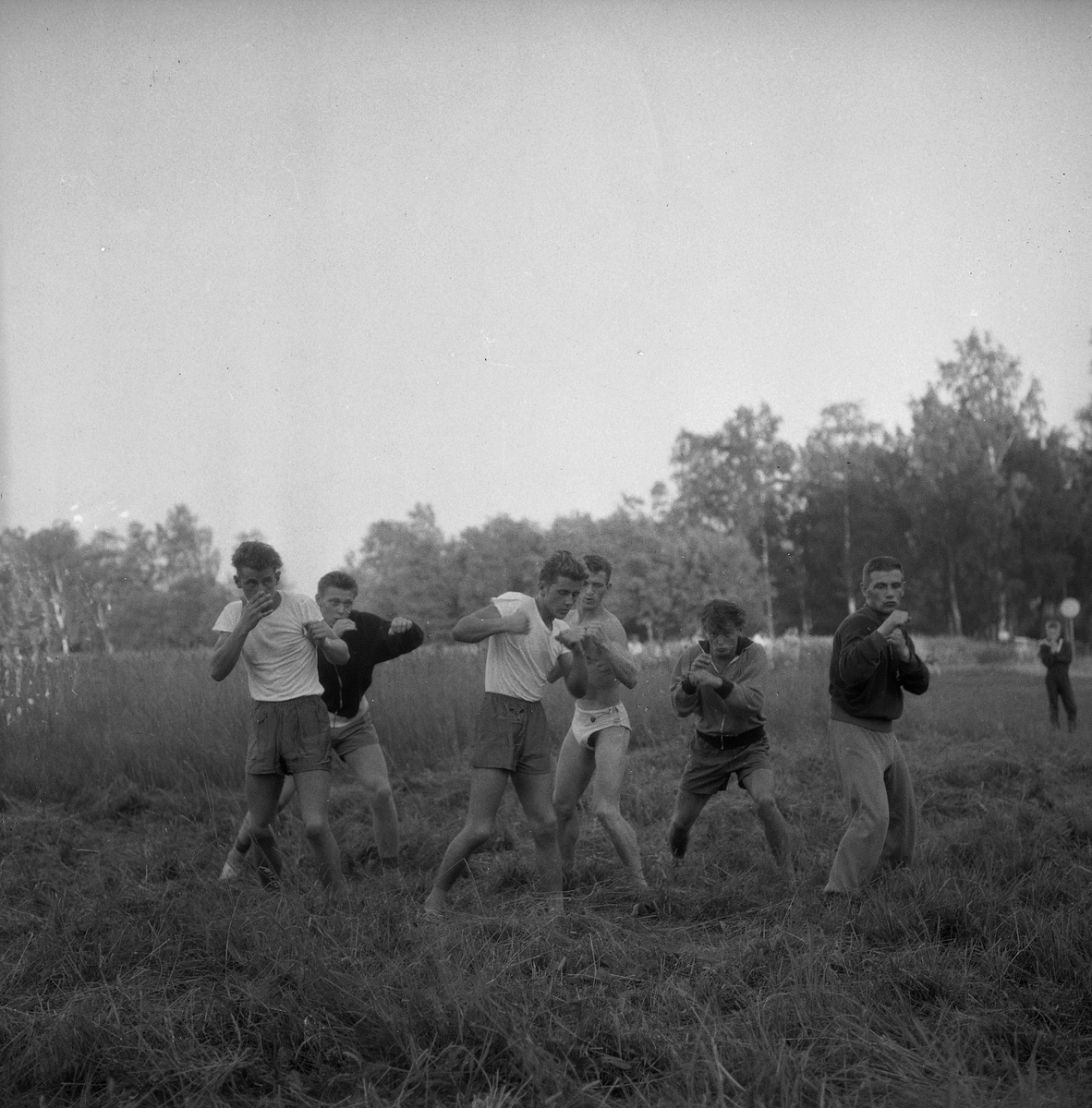 Spänst folk i farten vid Hästhagen. 
10 juli 1959.