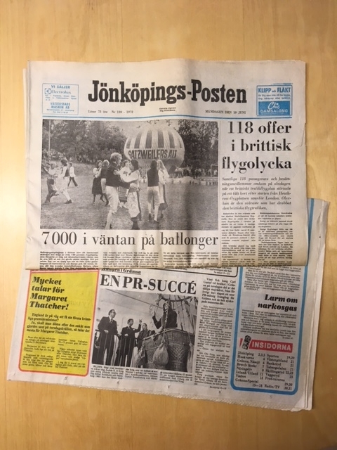Första sida med folkdansare och gasballong till rubrik: "7 000 i väntan på ballonger", respektive Carl XVI Gustaf i Gränna till rubrik: "Kungen i Gränna. En PR-succé".