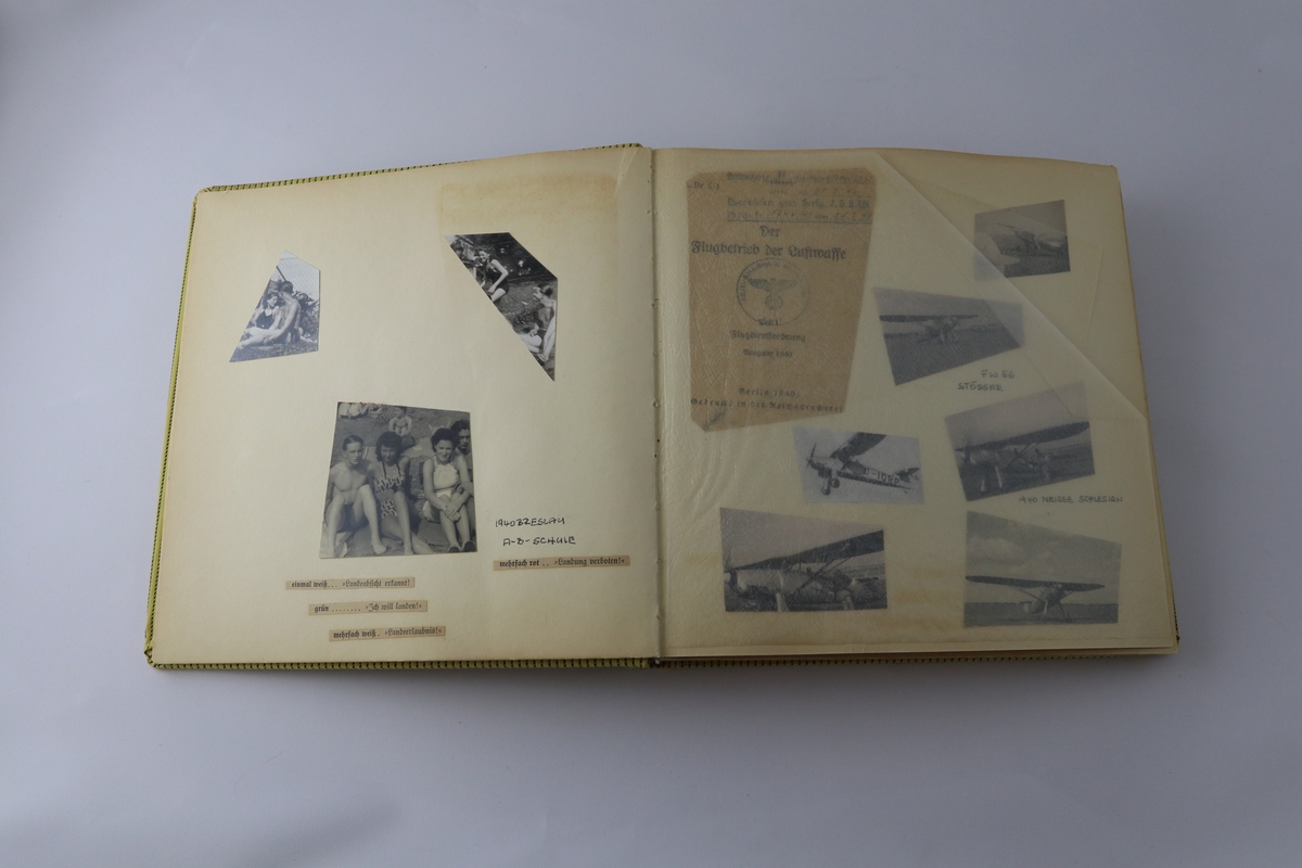 Fotoalbum med bilder og foto innlimet. Har tilhørt tysk jagerpilot Siegfried Rutschinat.