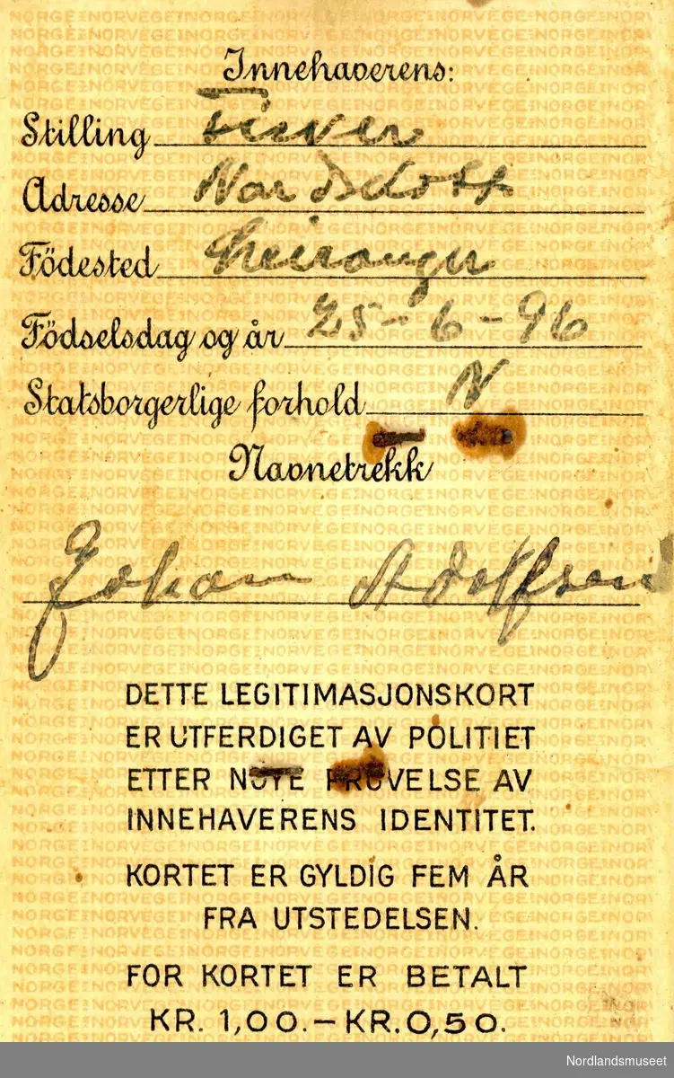 Legitimasjonskort av  Johan Haumann Adolfsen (1896) fra gården Alvely på Saur.