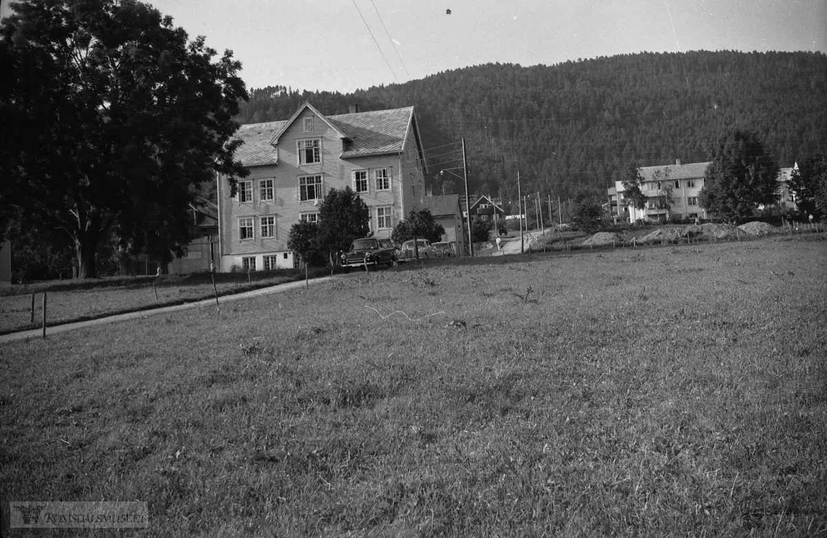 "Juli 1960"."mor".Fra gravferden til Betty Bjordal f.09.12.1877 d.30.07.1960.