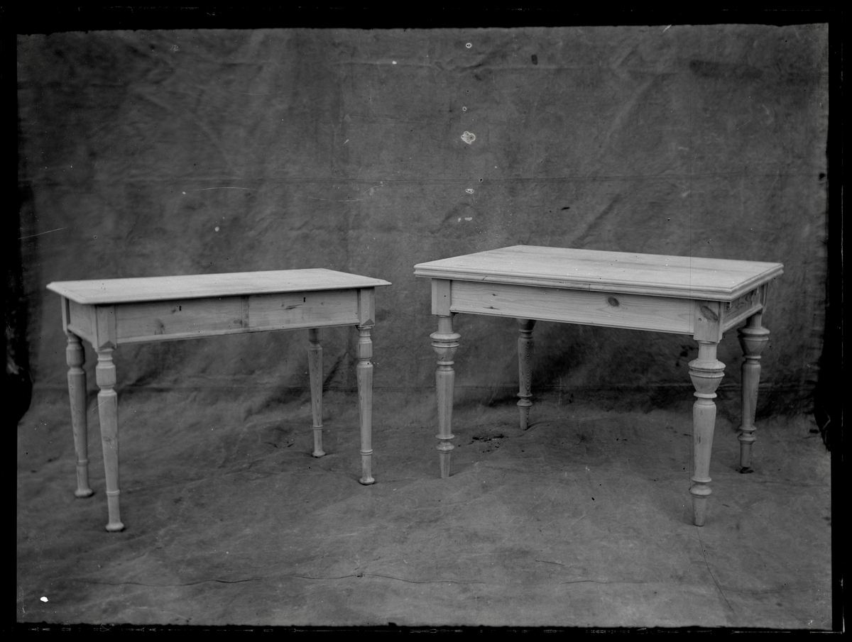 Två bord
