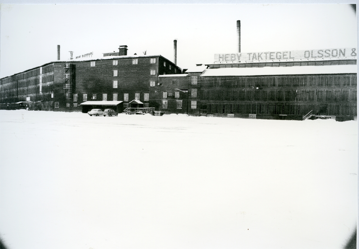 Västerlövsta sn, Heby kn, Heby.
Olsson & Rosenlund tegelfabrik, 1980.