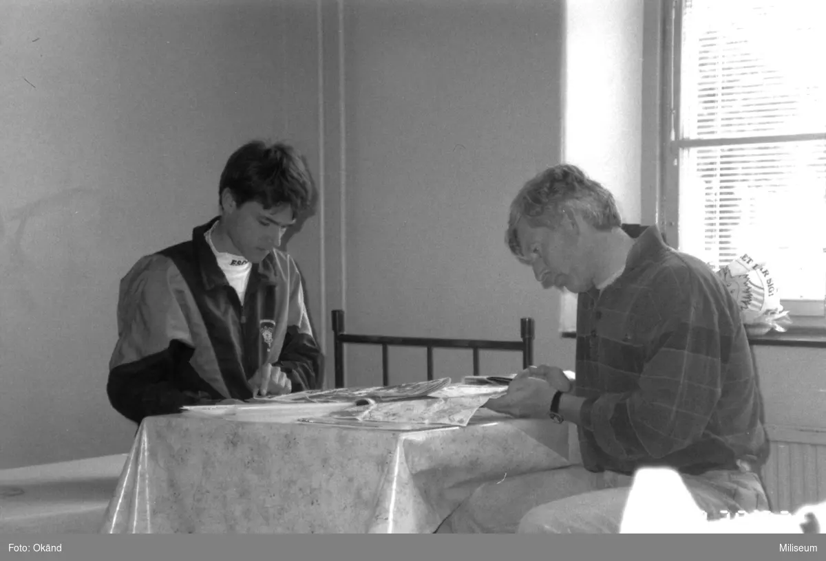 Armémästerskap Budkavle 1993. Fänrik Anders Bengtsson, Ing 2 (v) och kapten Göran Nilsson, Ing 2 (h).