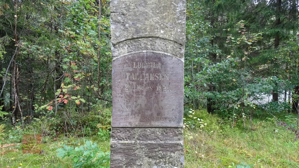 Minnestein over Ludmila Tallaksen ved Glastadvann.