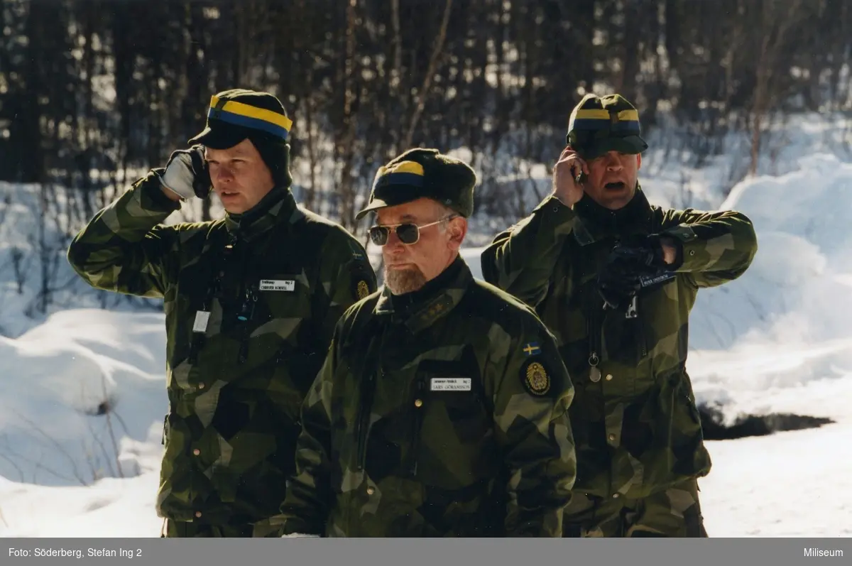 Övningsledning. Från vänster Christer Korsell, Ing 2, Lars Göransson, Ing 2 och Peter Lindström, Ing 2.