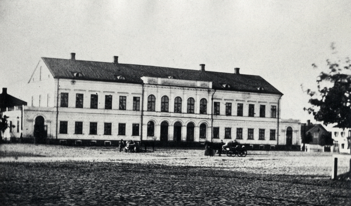 Stadshuset, Växjö, på 1860-talet, fr. nordost. I början av 1900-talet delvis införlivat med stadshotellet.