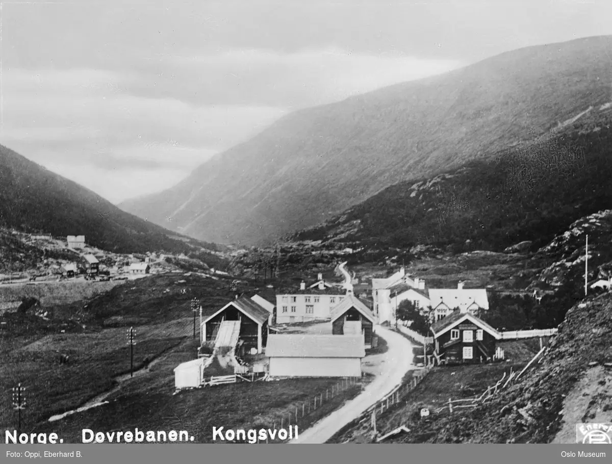Kongsvoll fjellstue, skysstasjon, fjellgård, vei, Kongsvoll jernbanestasjon, fjellandskap