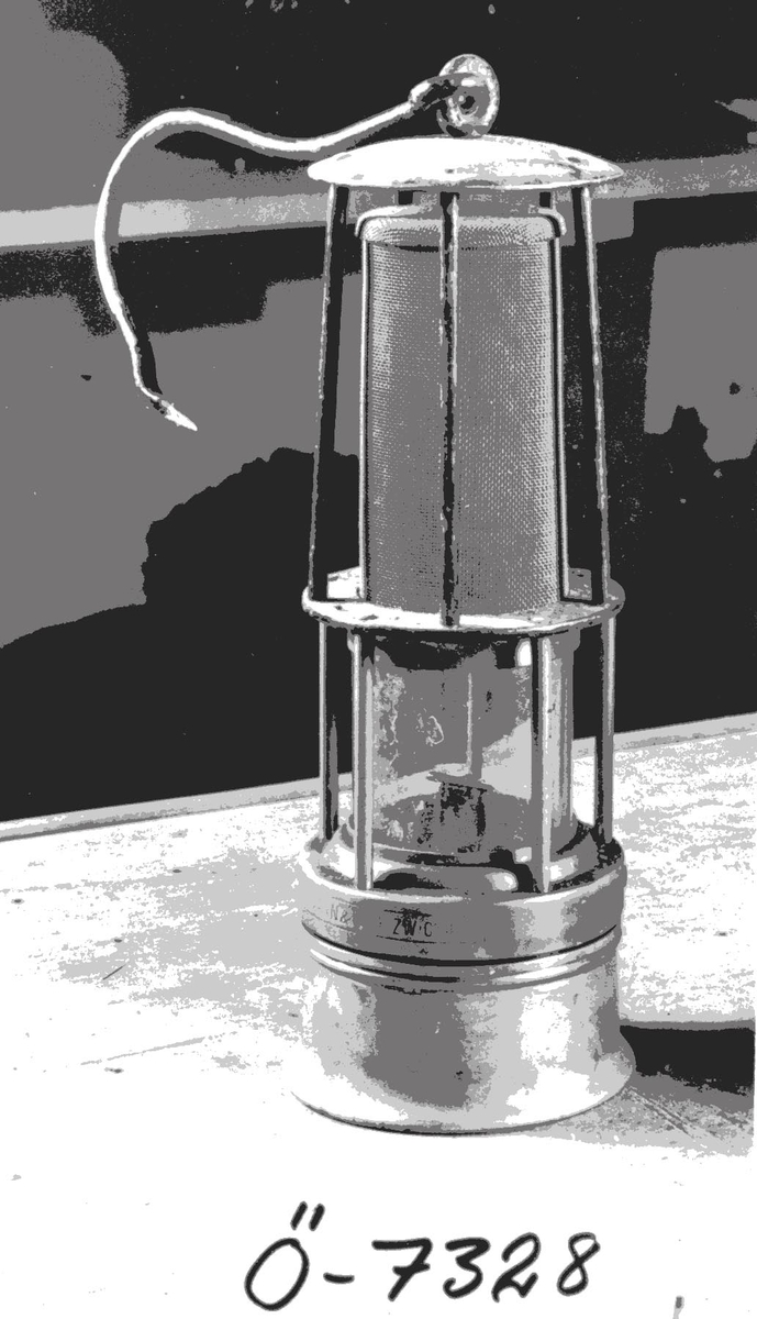 Cylindrisk lanterna med svag konform.
