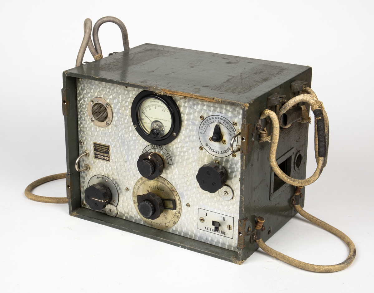 Radiosändare till flygradio FR m/32. Sändaren har Beteckning: M/32 LI.