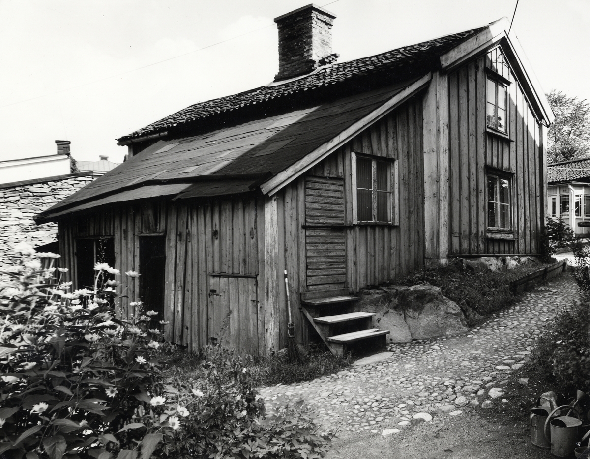 Kv. Lugnet 5a, Båtsmansbacken i Växjö, 1950-tal. Fotograferat från baksidan, söderifrån.