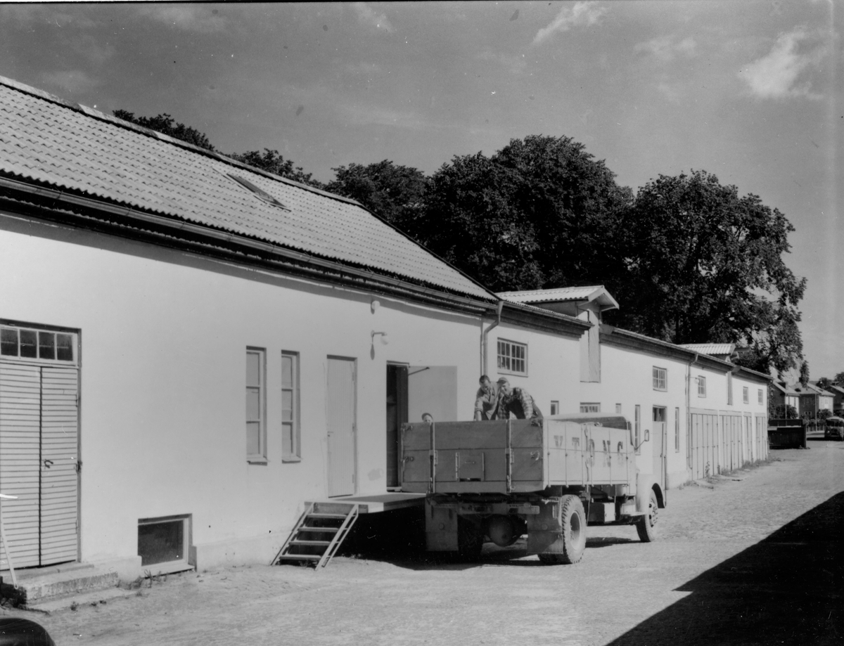 Storgatan 10, inne på gården. Mot Trädgårdsgatan. Från NM:s byggnadsinventering 1957.