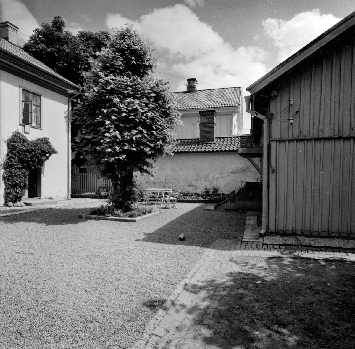 Rådhusgatan 17-19, från gården. Från NM:s byggnadsinventering 1957.
