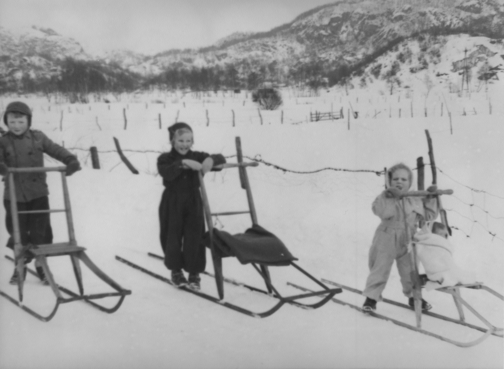 Vinter på Slettebøveien, 1952.