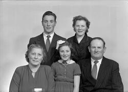 Torvald Guttelvik med familie