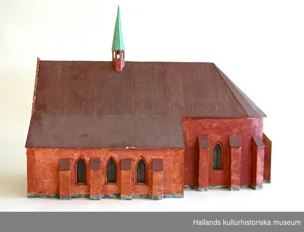 Klosterkyrka av papp, modell. Karmeliterklostret i Nyby. Gallrat 2012.