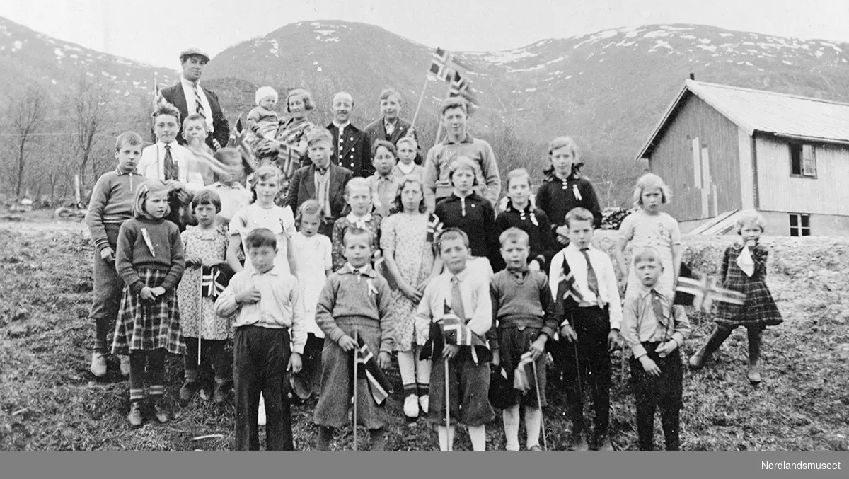 Bjærang skole 17. mai 1937.