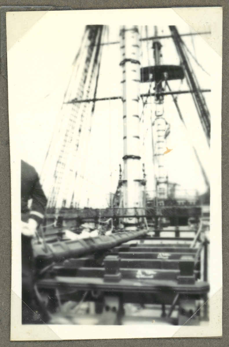 Bilden är tagen på däcket av museifartyget Victory.