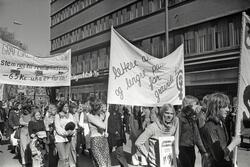 Faglig 1. mai front i Oslo 1974. Transparenter: Lettere arbe