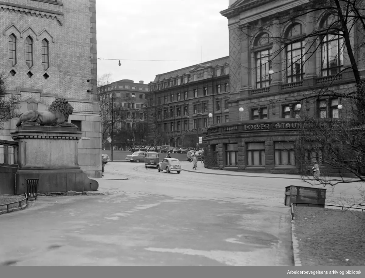 Stortinget. Løvebakken mot Logen. Mai 1953