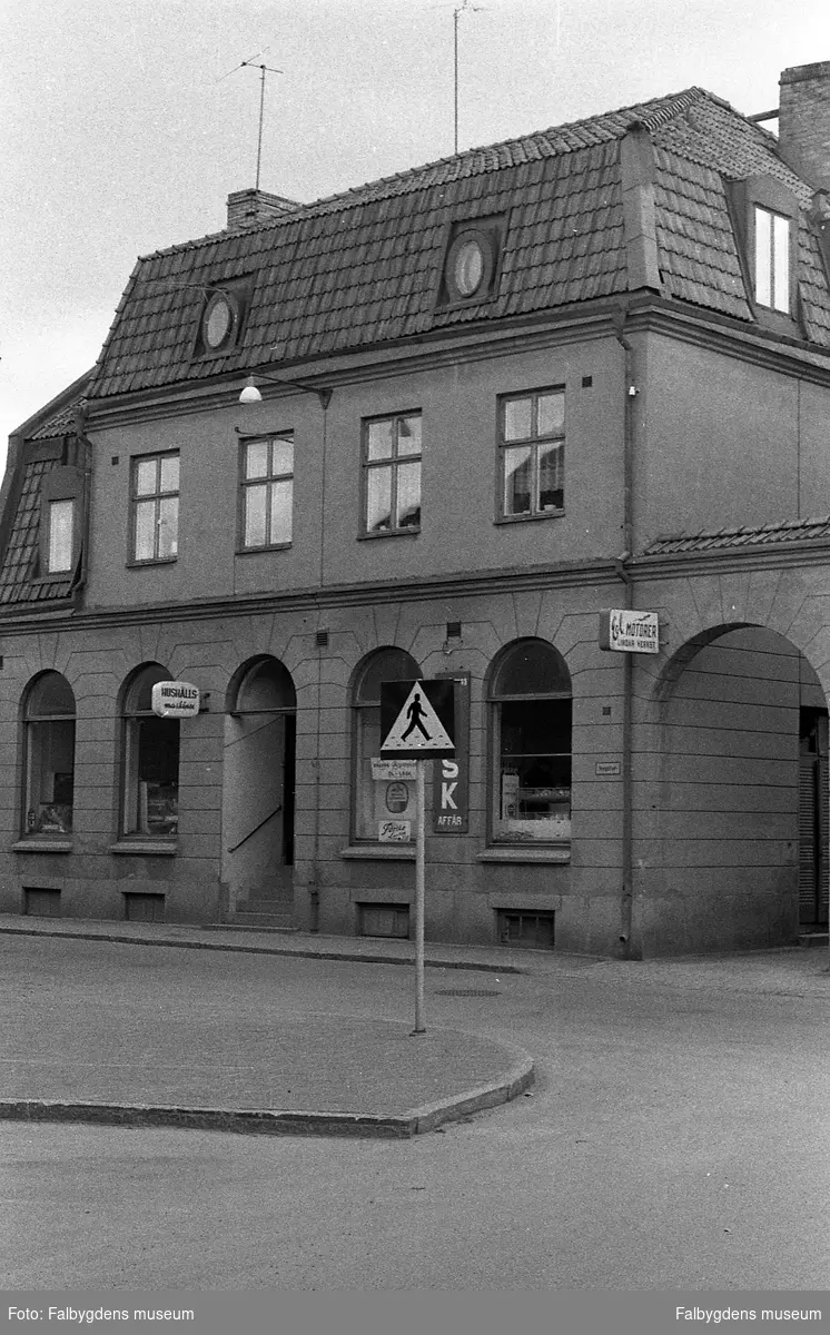 Byggnadsinventering 1972. Plåtslagaren 16. Bostadshus mot Nygatan/Köttorget.