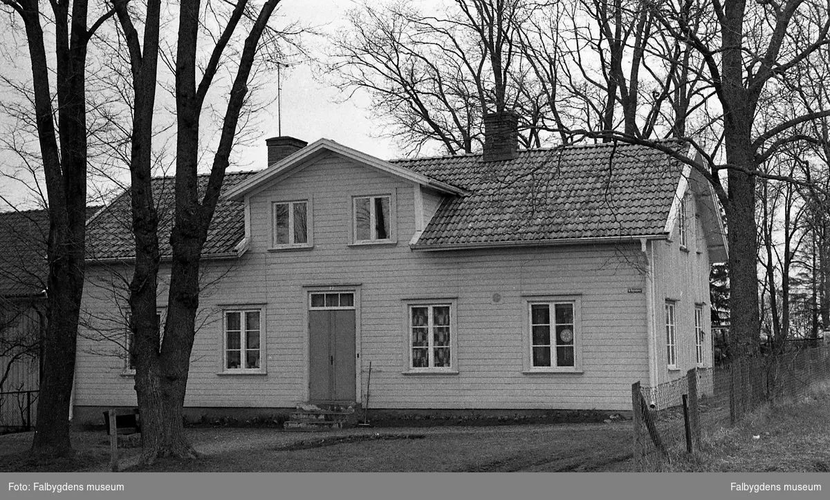 Byggnadsinventering 1972. Vagnmakaren stä 159. Bostadshus, framsida.
