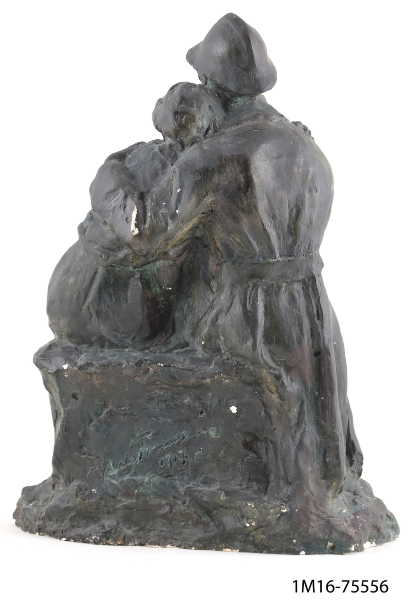 Skulptur. Titel: 1914.