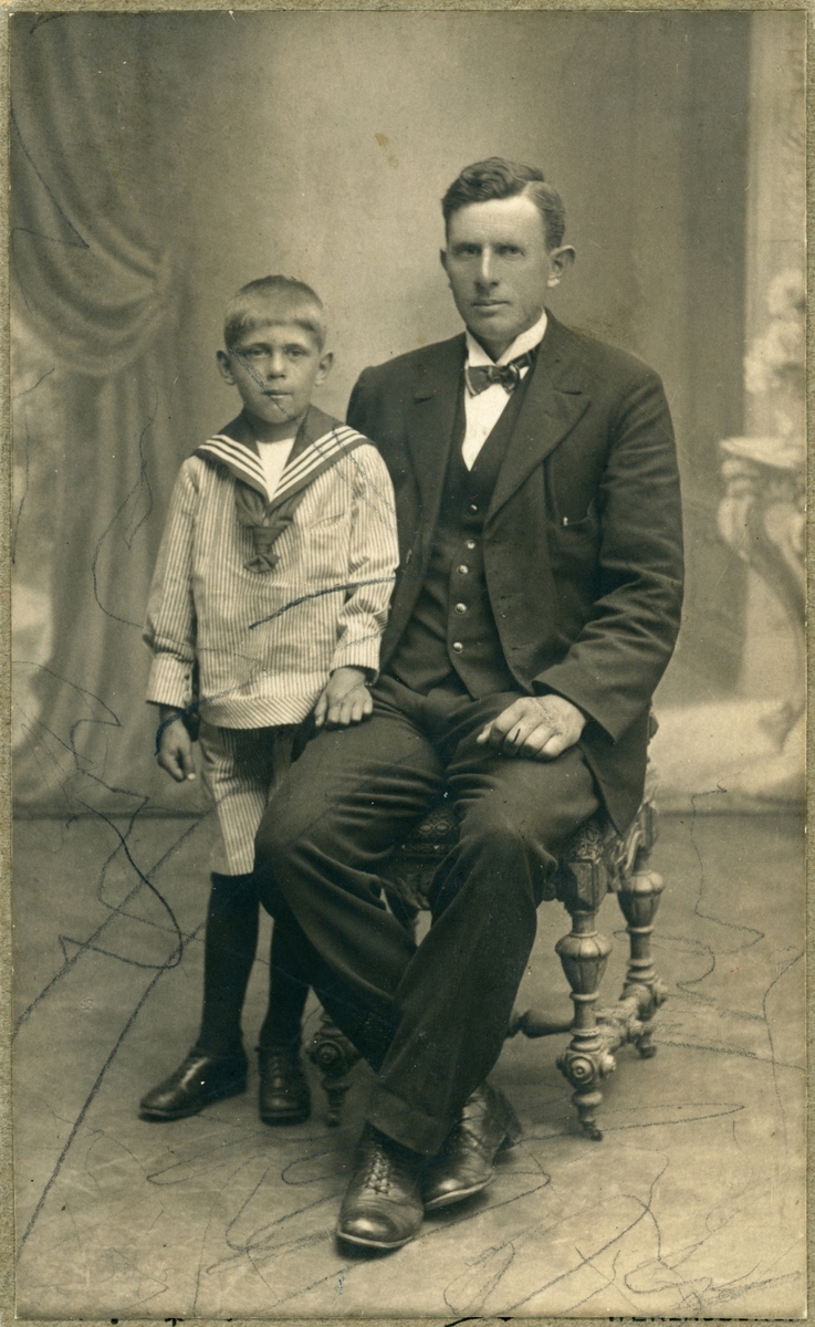 Porträtt. Johan Emanuelsson med sonen Torsten