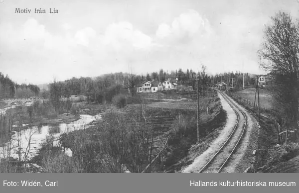 Järnvägsspår genom Lia, som fick en station när Falkenbergs Järnväg 1896 byggde sträckan Fridhemsberg-Älvsered.