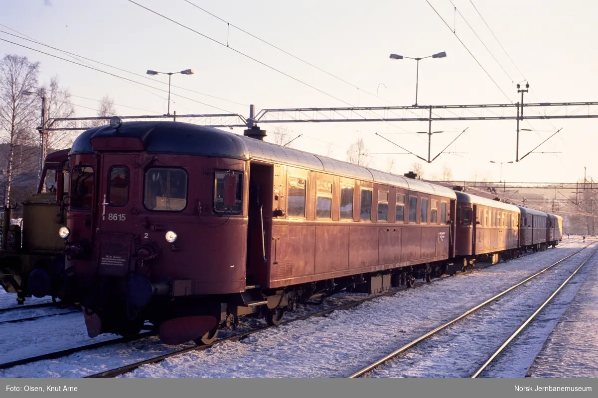 Dieselmotorvognene BM 86 15 og 86 20 og styrevognene BFS 86 98 og BFS 86 99 klare for overføring til Arendalslinjen, etter endt tjeneste på den nedlagte Numedalsbanen