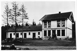 Rødfos Landhandleri ca. 1896. Rødfos Landhandleri var tidlig
