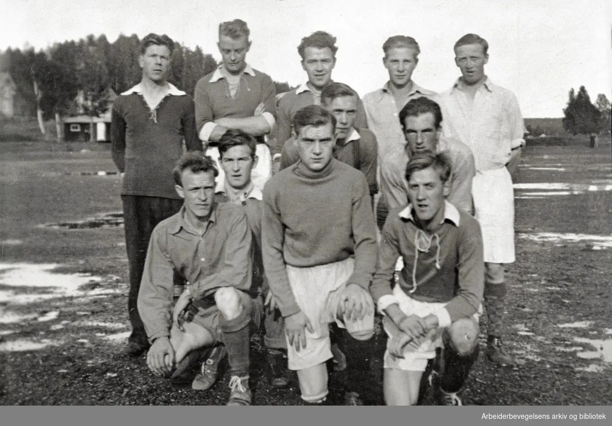 Fotballaget til Arbeidsløses forening på Hønefoss. 1936
